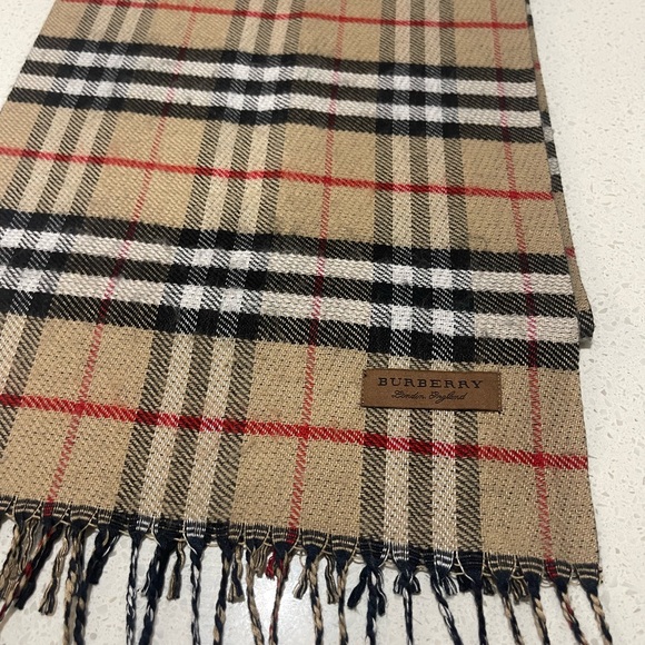BURBERRY Reversible Cashmere Scarf - Picture 11 of 13